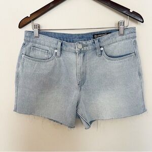 BLANKNYC The Fulton Women Roll Up Jean Shorts Size 29 Light Blue Denim Raw Hem